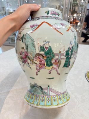 A Chinese famille rose 'Xi Xiang Ji' vase and cover, 19th C. — photo 7
