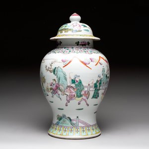 A Chinese famille rose 'Xi Xiang Ji' vase and cover, 19th C. — photo 1