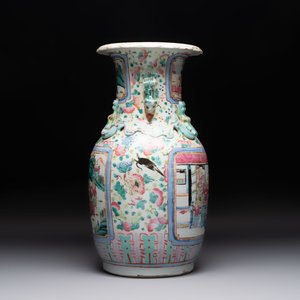 A Chinese famille rose yellow-ground covered bowl, a famille rose vase and a turquoise-ground vase, 19th C. — photo 9