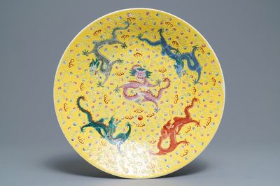 A Chinese famille rose yellow-ground dragon charger, Guangxu mark, 19/20th C.