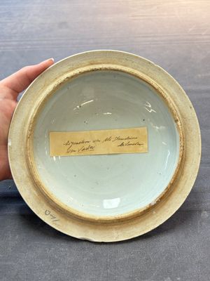 A Chinese famille rose yellow-ground 'kamcheng' bowl and cover for the Straits or Peranakan market, Guangxu mark and of the period — photo 11