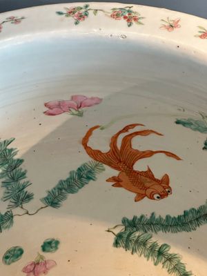 A Chinese famille rose yellow-ground relief-molded 'antiquities' fish bowl, Zhengde mark, 19th C. — photo 8