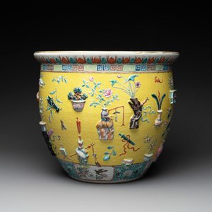 A Chinese famille rose yellow-ground relief-molded 'antiquities' fish bowl, Zhengde mark, 19th C. — photo 3