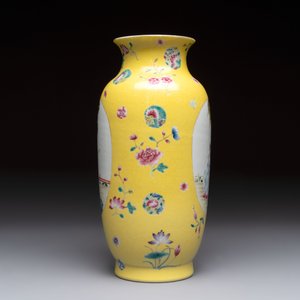A Chinese famille rose yellow-ground sgraffiato vase, Qianlong mark, Republic — photo 5