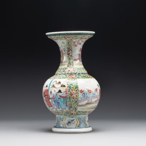A Chinese famille rose yellow-ground vase with narrative design, Yongzheng — 照片 4