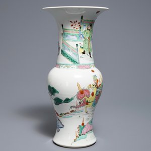 A Chinese famille rose yenyen vase with horseriders, Yongzheng — photo 2