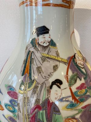A Chinese famille rose Yongzheng-style vase, 20th C. — photo 6