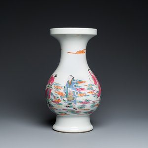 A Chinese famille rose Yongzheng-style vase, 20th C. — photo 2