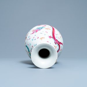 A Chinese famille rose 'yuhuchunping' vase with a dragon and a phoenix, Daoguang mark and of the period — photo 6