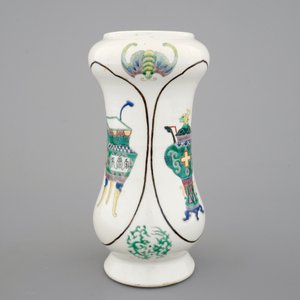 A Chinese famille verte albarello-shaped vase, 19th C. — 照片 3