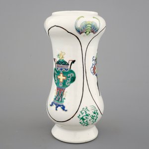 A Chinese famille verte albarello-shaped vase, 19th C. — 照片 4