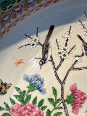 A Chinese famille verte and a famille rose dish with birds among blossom branches, 19th C. — 照片 3