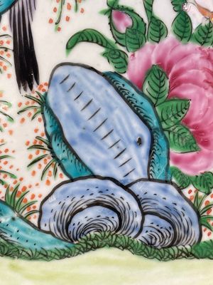 A Chinese famille verte and a famille rose dish with birds among blossom branches, 19th C. — 照片 5