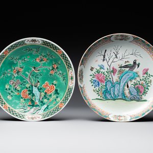 A Chinese famille verte and a famille rose dish with birds among blossom branches, 19th C. — 照片 1