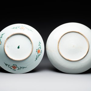 A Chinese famille verte and a famille rose dish with birds among blossom branches, 19th C. — 照片 2