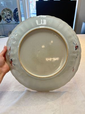 A Chinese famille verte armorial 'Provinces' dish with the arms of Amsterdam, Kangxi — foto 11