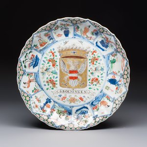 A Chinese famille verte armorial 'Provinces' dish with the arms of Groeningen, Kangxi — photo 1
