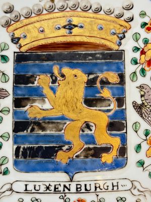 A Chinese famille verte armorial 'Provinces' dish with the arms of Luxembourg, Kangxi — 照片 3