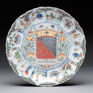 A Chinese famille verte armorial 'Provinces' dish with the arms of Utrecht, Kangxi — photo 1