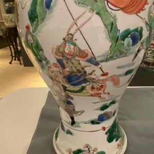 A Chinese famille verte 'battle scene' vase, 19th C. — photo 14