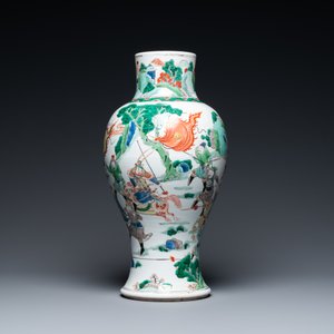 A Chinese famille verte 'battle scene' vase, 19th C. — photo 2