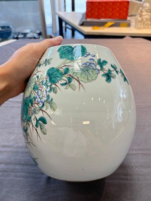 A Chinese famille verte 'bird among fruiting branches' vase and cover, Jiangxi Ciye Gongsi 江西瓷業公司 mark, Republic — 照片 4