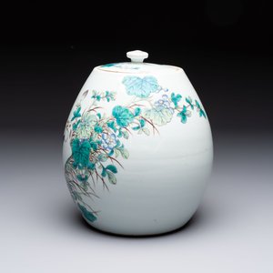 A Chinese famille verte 'bird among fruiting branches' vase and cover, Jiangxi Ciye Gongsi 江西瓷業公司 mark, Republic — 照片 2
