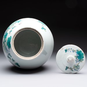 A Chinese famille verte 'bird among fruiting branches' vase and cover, Jiangxi Ciye Gongsi 江西瓷業公司 mark, Republic — 照片 5