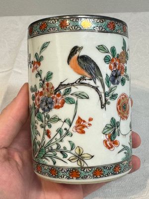 A Chinese famille verte 'bird and flowers' brush pot with silver mount, Kangxi — photo 2