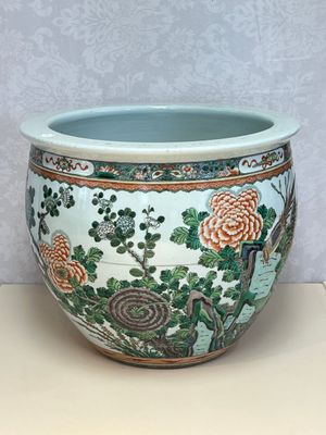 A Chinese famille verte 'Birds among Flowering Branches' fish bowl or jardinière, 19th C. — photo 3