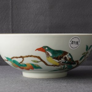 A Chinese famille verte 'birds on peach branches' bowl, Kangxi mark, 19th C. — 照片 11