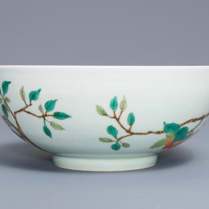 A Chinese famille verte 'birds on peach branches' bowl, Kangxi mark, 19th C. — 照片 5