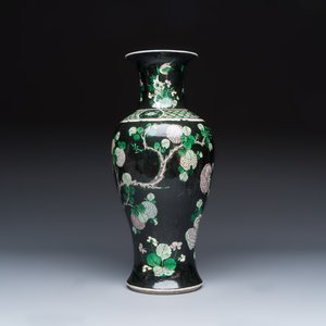 A Chinese famille verte black-ground 'Pheasants' vase — photo 4