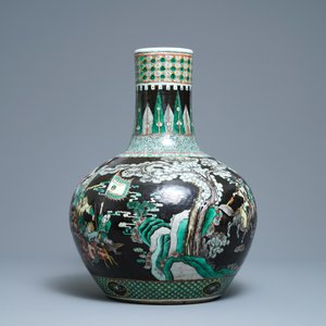 A Chinese famille verte black-ground 'war scene' vase, 19th C. — 照片 3