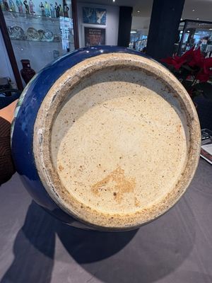 A Chinese famille verte blue-ground fishbowl with narrative design, 19th C. — foto 14