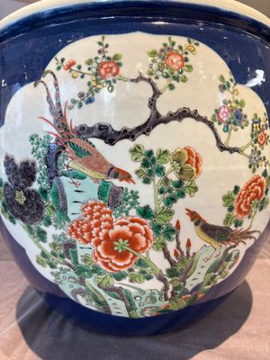 A Chinese famille verte blue-ground fishbowl with narrative design, 19th C. — foto 18