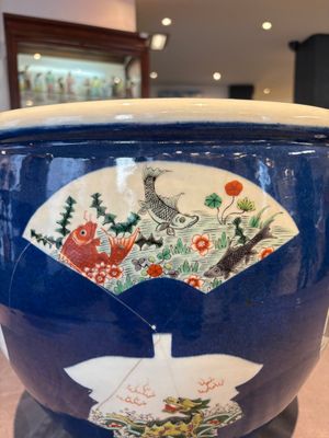 A Chinese famille verte blue-ground fishbowl with narrative design, 19th C. — foto 20