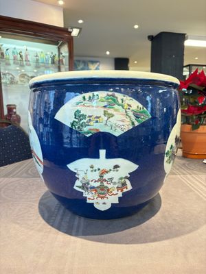 A Chinese famille verte blue-ground fishbowl with narrative design, 19th C. — foto 2