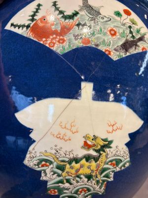 A Chinese famille verte blue-ground fishbowl with narrative design, 19th C. — foto 8