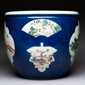 A Chinese famille verte blue-ground fishbowl with narrative design, 19th C. — foto 3