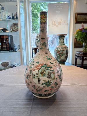 A Chinese famille verte bottle vase, 19th C. — foto 1