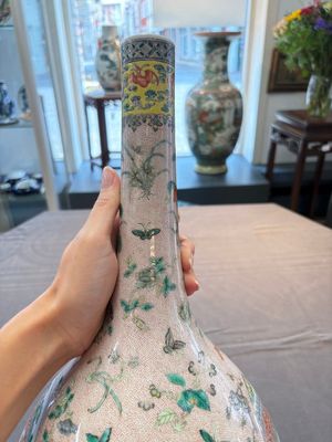A Chinese famille verte bottle vase, 19th C. — foto 12