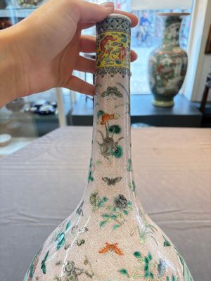 A Chinese famille verte bottle vase, 19th C. — foto 6