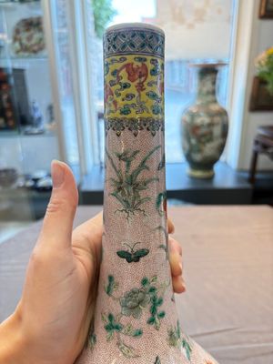 A Chinese famille verte bottle vase, 19th C. — foto 8
