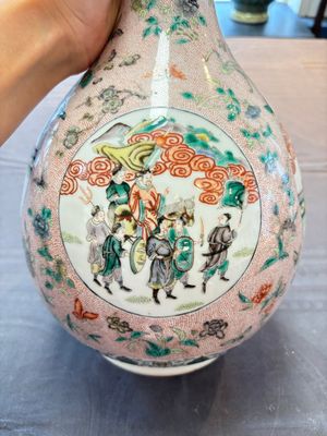 A Chinese famille verte bottle vase, 19th C. — foto 9