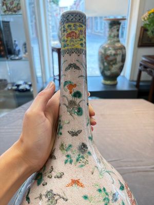 A Chinese famille verte bottle vase, 19th C. — foto 10