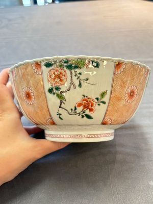 A Chinese famille verte bowl and saucer with floral design, Kangxi — 照片 5