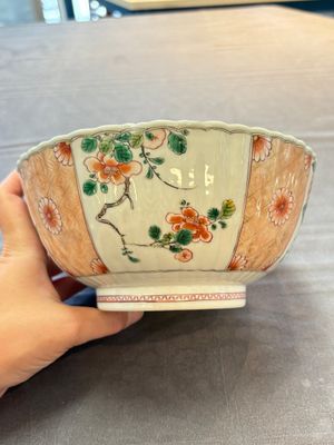 A Chinese famille verte bowl and saucer with floral design, Kangxi — 照片 8