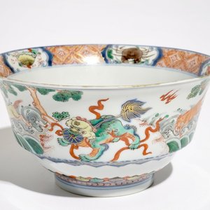 A Chinese famille verte bowl with Buddhist lions, Kangxi — photo 1