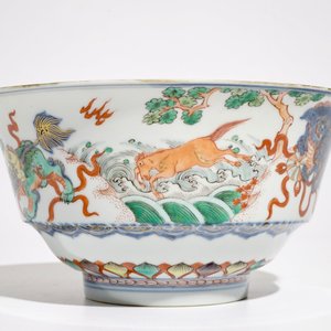 A Chinese famille verte bowl with Buddhist lions, Kangxi — photo 4